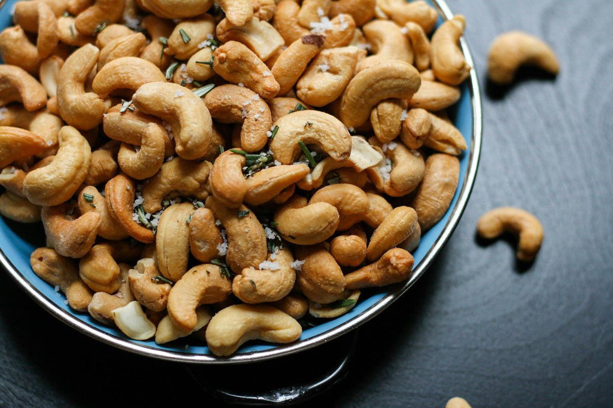 Cashewnoten in een kom